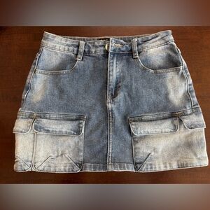 ANWND Skirt - Women’s Blue, Denim Mini Skirt, with Multiple Pockets. Size Small